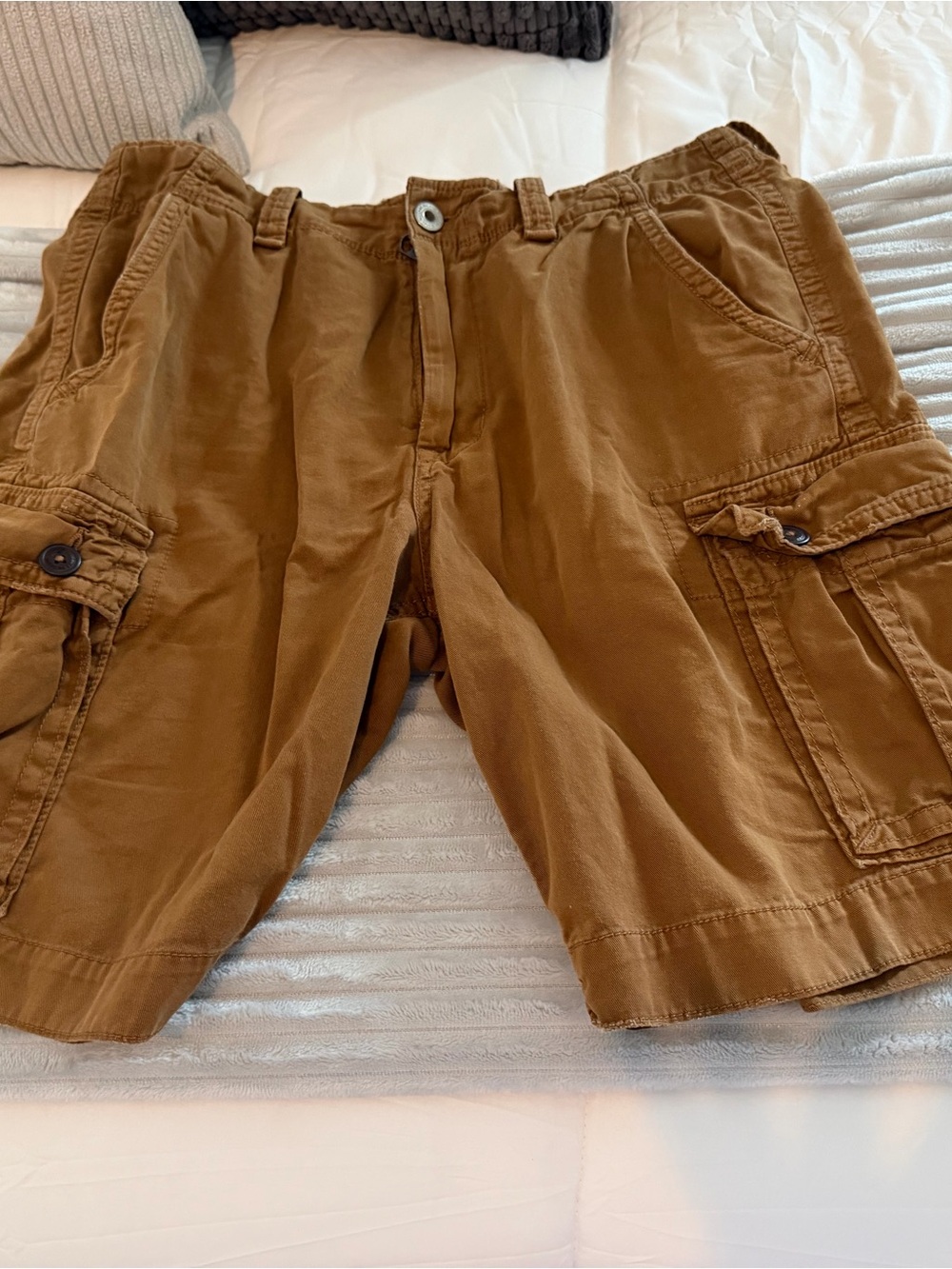 American Eagle Y2K inspired classic cargo shorts - smoke free